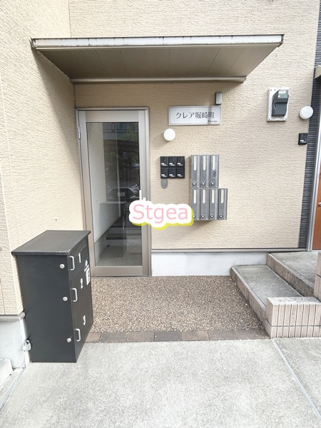 クレア堀崎町のエントランス