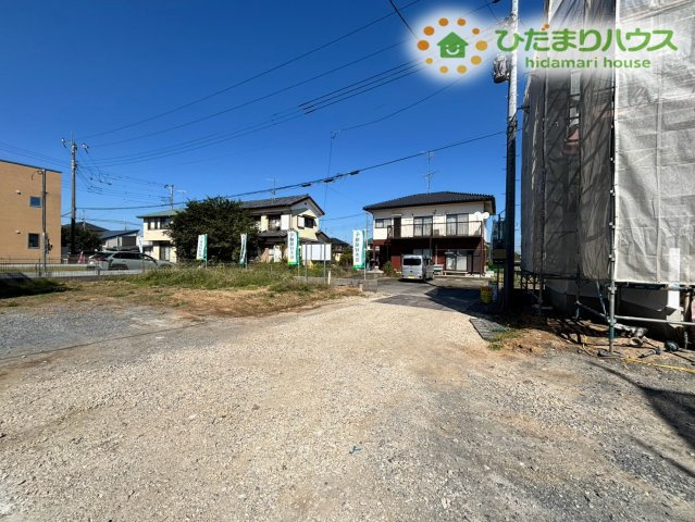 深谷市岡　第15期　新築一戸建て　ワイウッドコート　04の前面道路含む現地写真