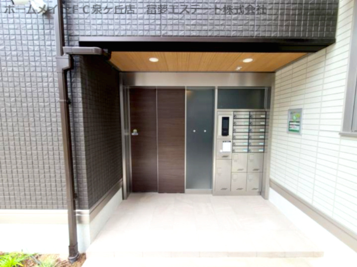 D-residence西野B棟のエントランス