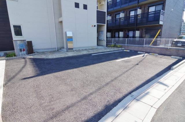 レオネクストエスペランサの駐車場