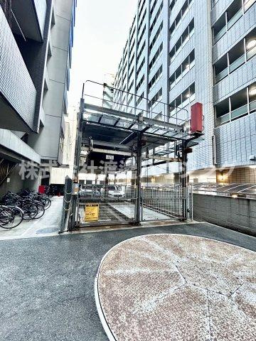 アルデール江坂の駐車場