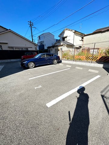 サムティ大阪CITY WESTの駐車場|車をお持ちの方に嬉しい駐車場付きの物件です