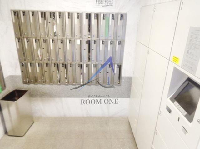パレステュディオ日本橋東壱番館のその他共用部分|集合ポストと集合ポストです。