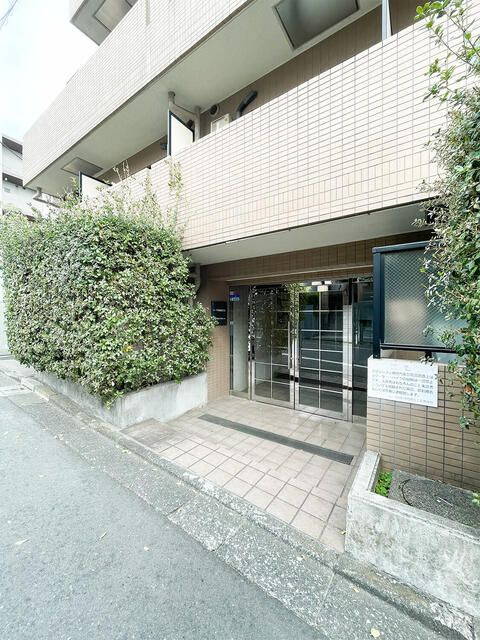 ルーブル新宿西落合Ⅱのエントランス