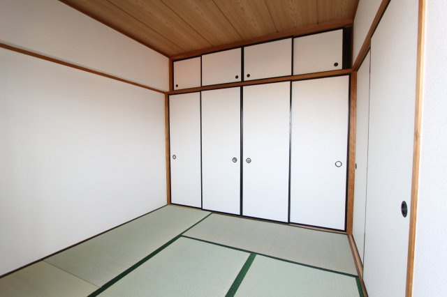 メゾン惟信の和室
