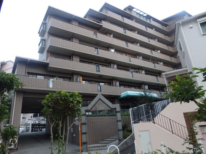 アンビエント千里山の外観