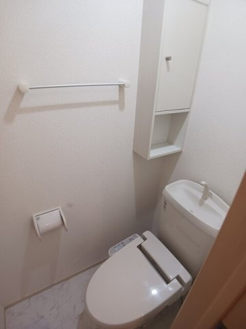 【トイレ】 | プラシード江津Ｂ | 清潔感のあるトイレです