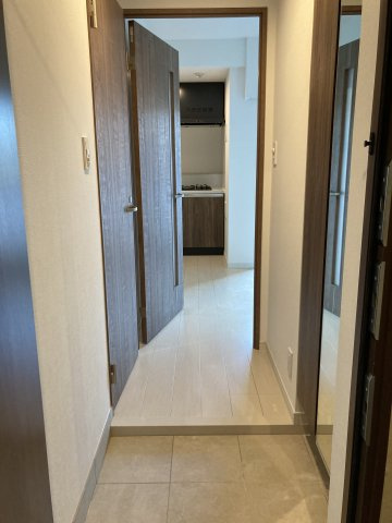 クレヴィスタ四ツ木の玄関