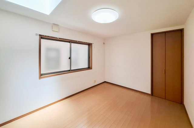 岸和田市西大路町の子供部屋|洋室2