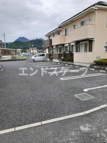 ピーノ・プリモＡの駐車場|高崎、前橋のお部屋探しはエンドスケープまで！お客様の理想お聞かせ下さい♪