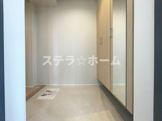 ユニ・アルス新大阪WESTの玄関|ゆったりとした玄関です