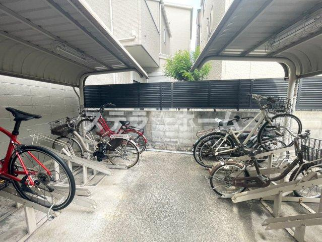 ユニ・アルス新大阪WESTの駐輪場|駐輪場です