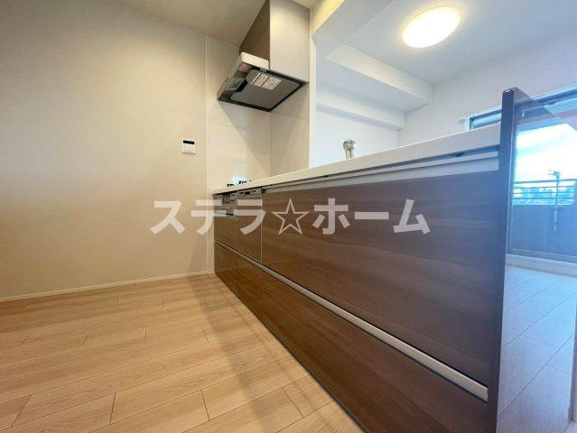 ユニ・アルス新大阪WESTのキッチン|お料理しやすいキッチンです
