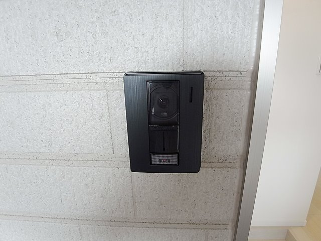 KARIN新長田フロントのセキュリティ|TVモニターフォンで顔が分かり安心、録画機能も付いてます