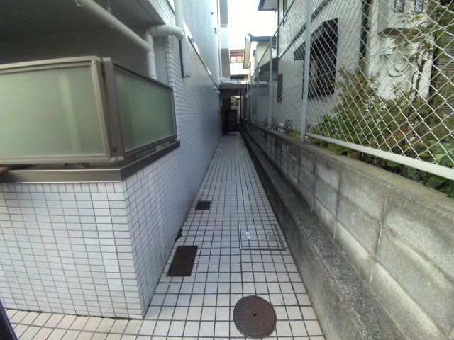 ライフ本山のエントランス