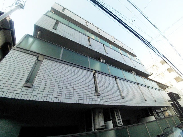 ライフ本山の外観