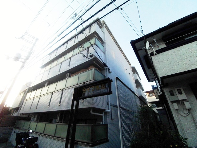 ライフ本山の外観