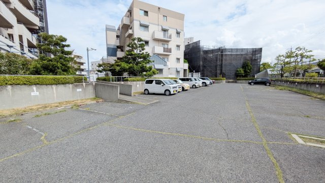 【駐車場】