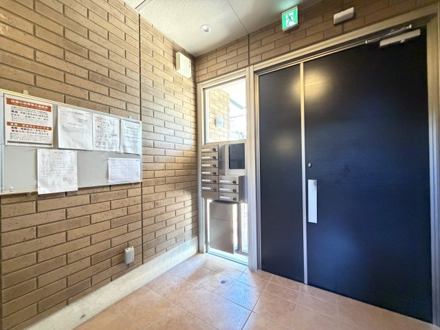 プルミエジュール帝塚山のエントランス