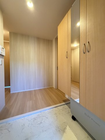 プルミエジュール帝塚山の玄関