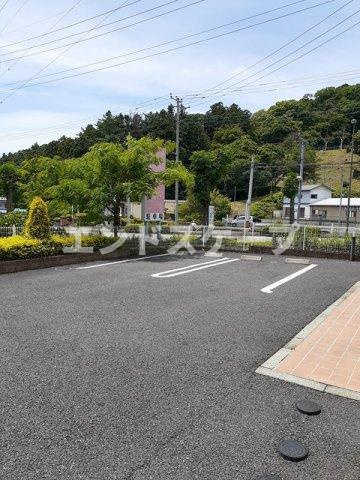 セレーナＣの駐車場|高崎、前橋のお部屋探しはエンドスケープまで！お客様の理想お聞かせ下さい♪
