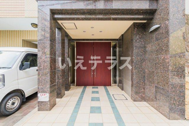 ウォームスヴィル神戸元町JPのエントランス