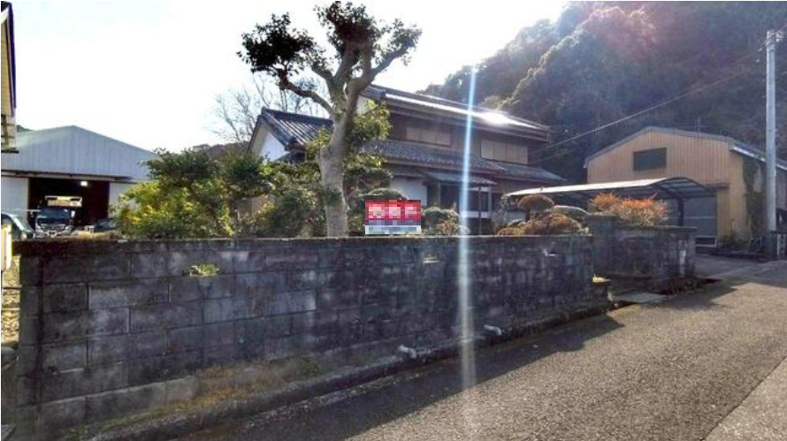 「広大な敷地+8DK」土佐市高岡町甲　中古一戸建ての庭|室内の様子は確認中です♪