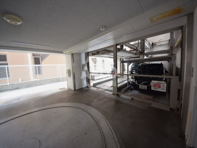 サムティ難波グレイス　難波元町小学校区の駐車場|サムティ難波グレイス　駐車場