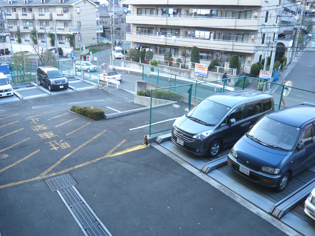 【駐車場】