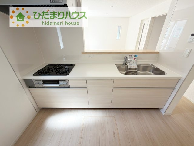 【キッチン】 | 土浦市小松第7　新築戸建　1号棟 | 3口コンロでお料理する時間も短くなりそうですね(*‘∀‘)