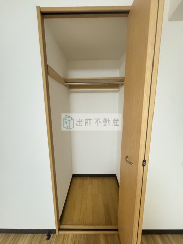 信越ビルの玄関