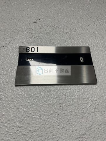 信越ビルの玄関