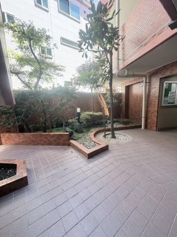 ライオンズマンション蕨北町のロビー
