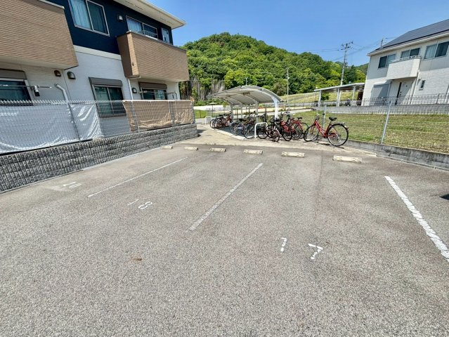 ラインハイトの駐車場