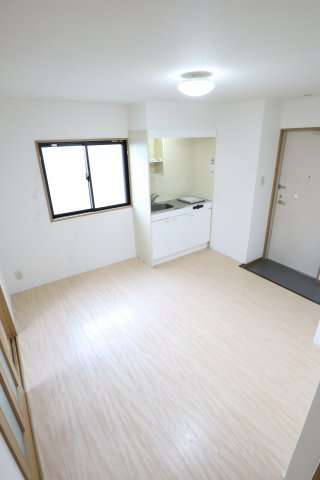 大阪市都島区都島北通１丁目の賃貸マンションの居間・リビング