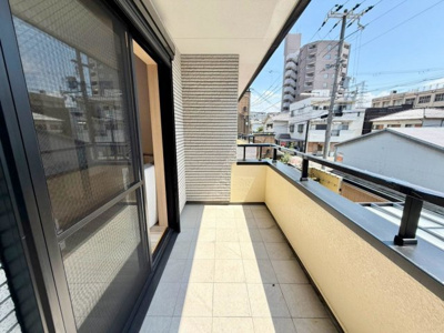 【バルコニー】 | 御崎６丁目　中古戸建 | 【南面バルコニー】開放感のあるバルコニーです♪お洗濯も楽々快適に干せますよ♪