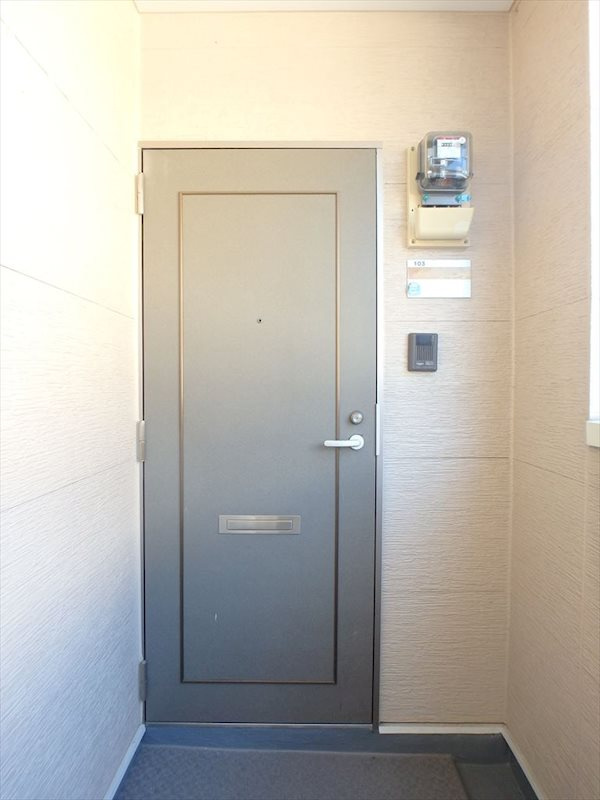 アンシャンテ． の玄関