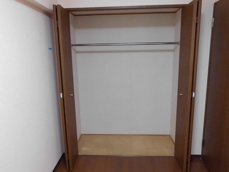 プラザハイツ二ツ屋B棟の収納