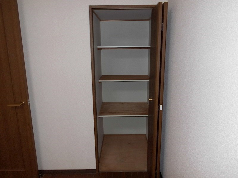 プラザハイツ二ツ屋B棟の収納