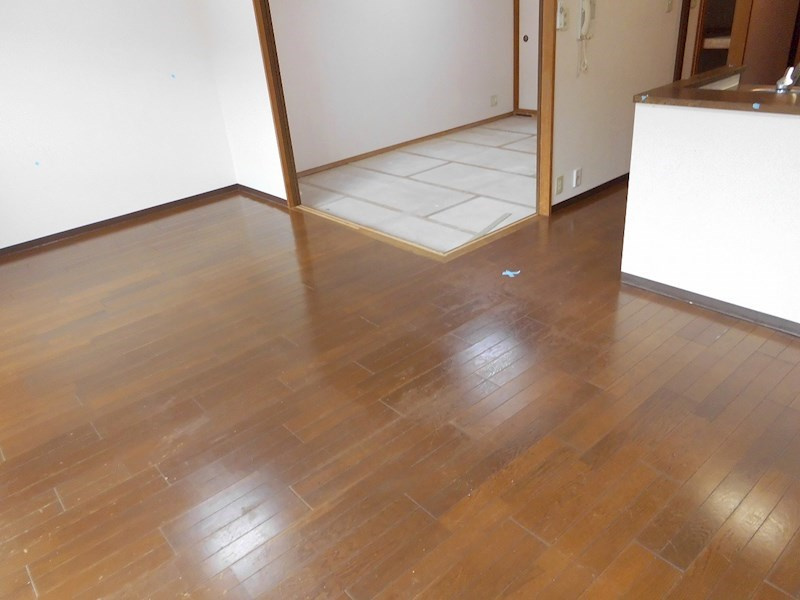 プラザハイツ二ツ屋B棟の居間・リビング