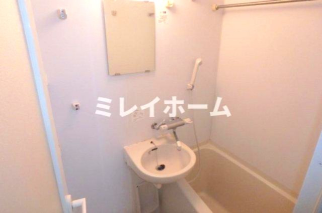 コンシェリア大森山王の浴室