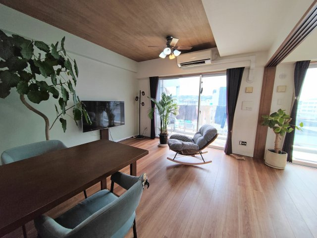 ファインスクェア静岡駿河６階　静岡市駿河区中吉田の居間・リビング|南向きなので、日当たり良好です。