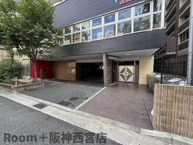S-FORT西宮のエントランス