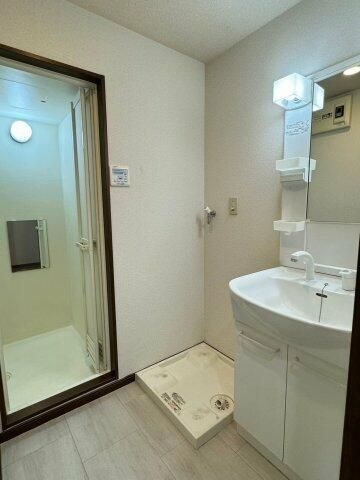アンプルール　フェール　ドゥ　イズミの独立洗面台