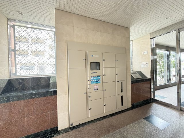 アンピール東公園Ⅱのその他共用部分|☆宅配BOXで留守中の荷物も安心らくらく受取りできます。