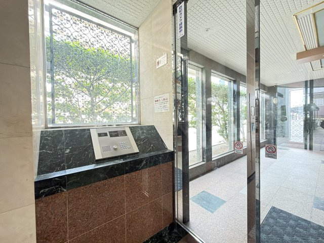 アンピール東公園Ⅱのその他共用部分|【防犯】防犯も安心のオートロックエントランス！管理人さんも在中です