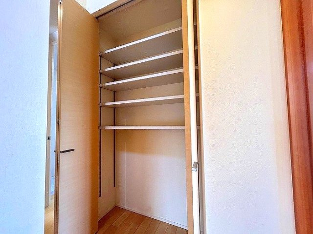 熱田区二番二丁目　売戸建の収納|2階の廊下にも収納がありお家がスッキリと片付きます！