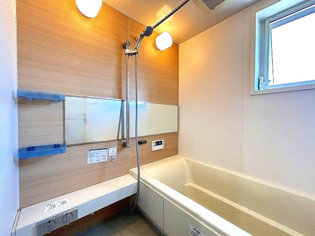 熱田区二番二丁目　売戸建の浴室|広々とした浴槽は1日の疲れもリフレッシュでき、お子様との入浴も楽しめます！