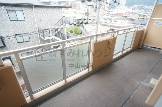 ノイハウス宝塚のバルコニー