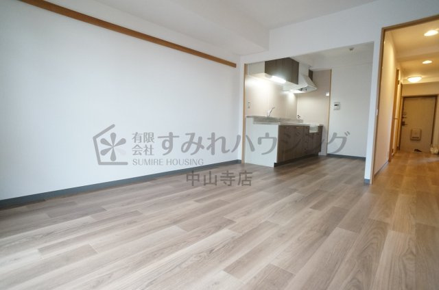 ノイハウス宝塚の居間・リビング